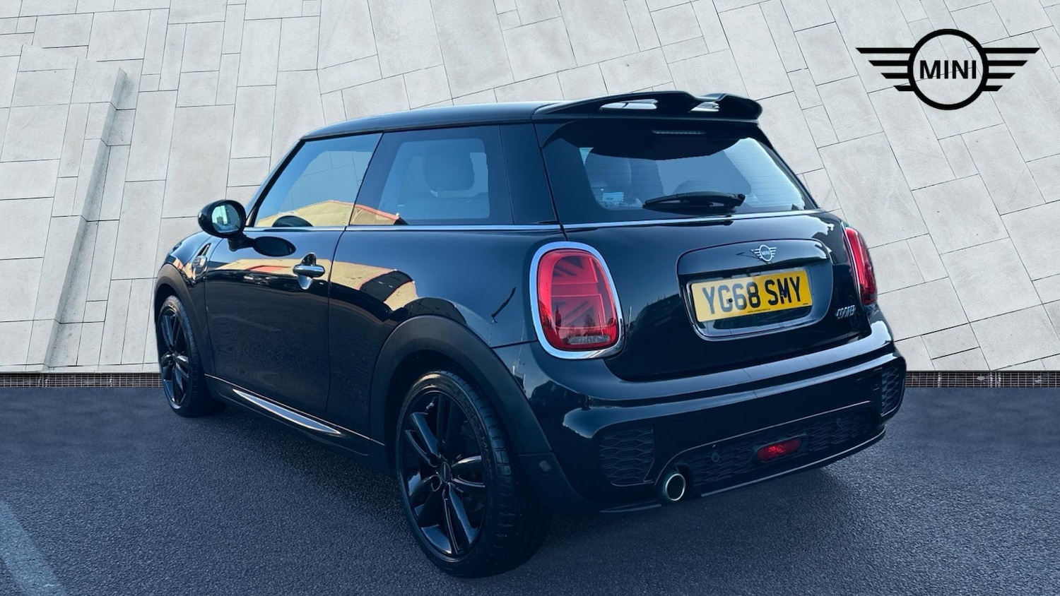 Used MINI Hatch 2019 for sale - 77604739: Photo 2