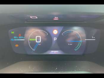 Used Peugeot E-2008 2024 for sale - 71412725: Photo