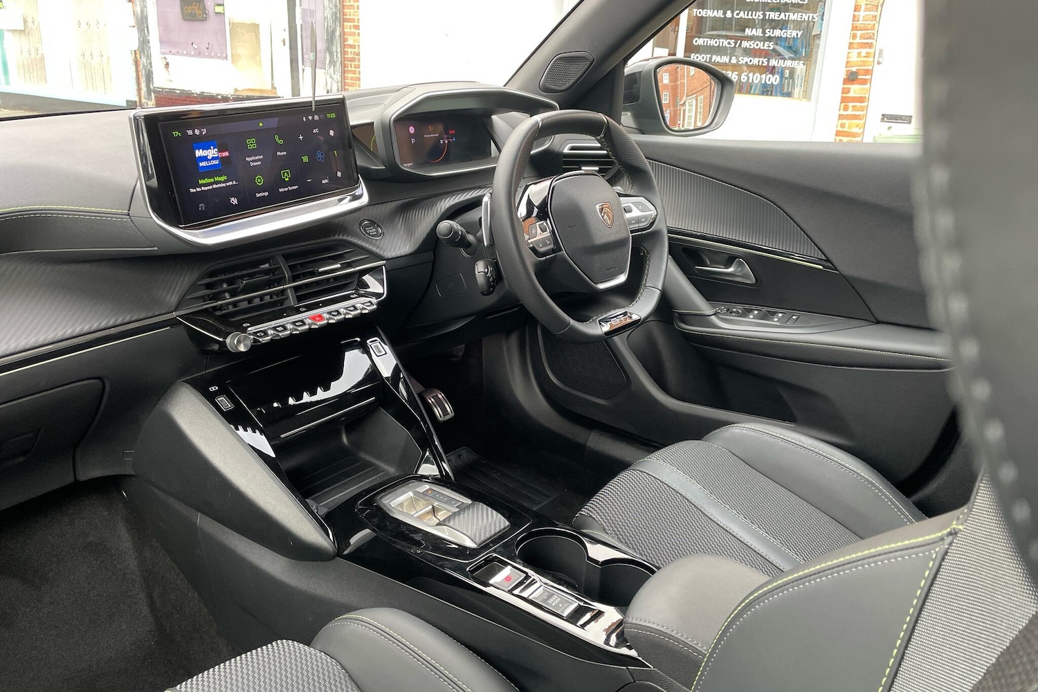 Used Peugeot 2008 2024 for sale - 76563272: Photo 2