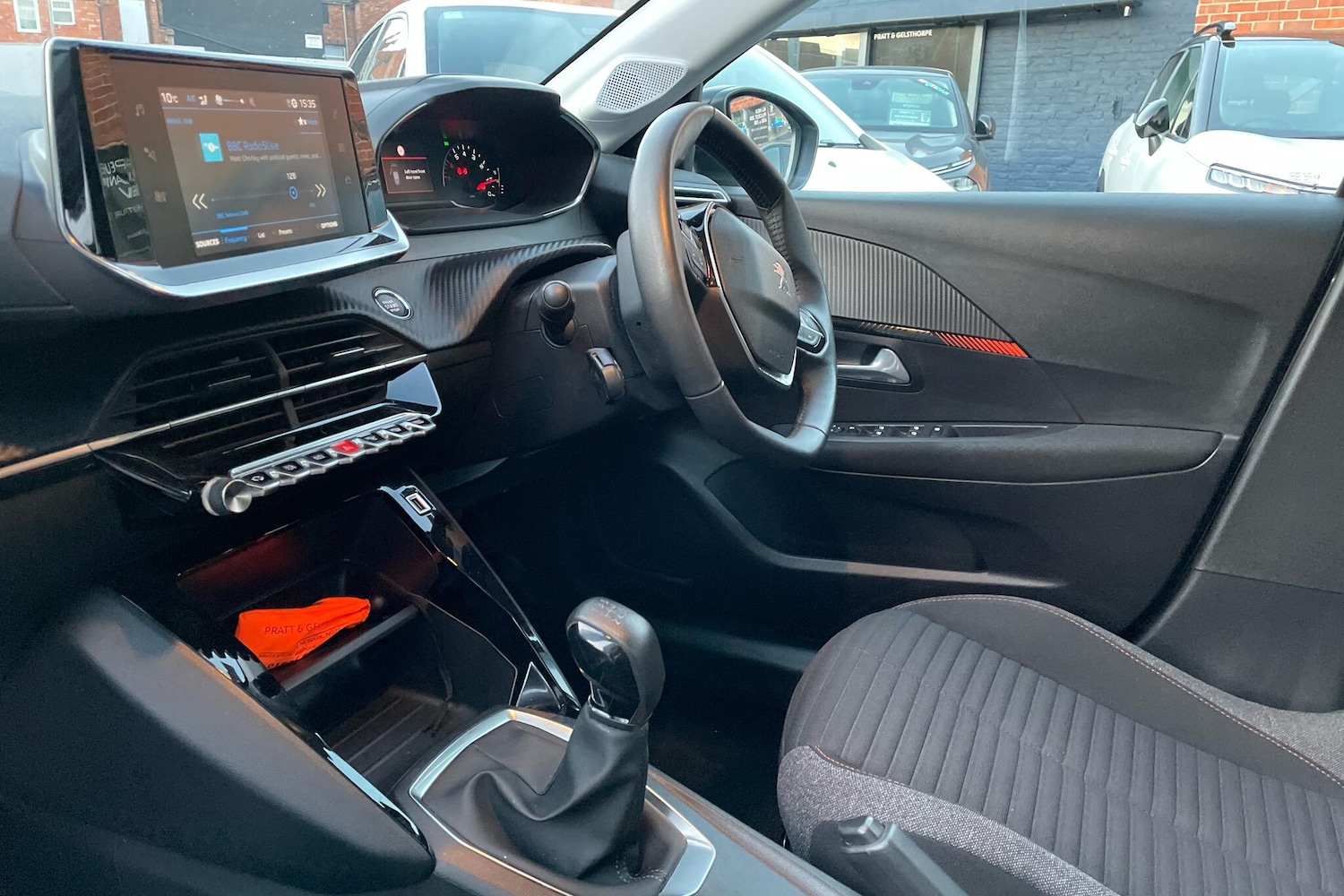 Used Peugeot 208 2022 for sale - 76866381: Photo 2