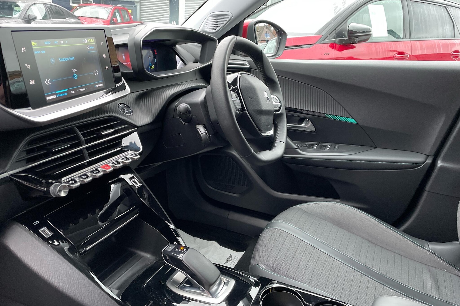 Used Peugeot 2008 2021 for sale - 76898377: Photo 2