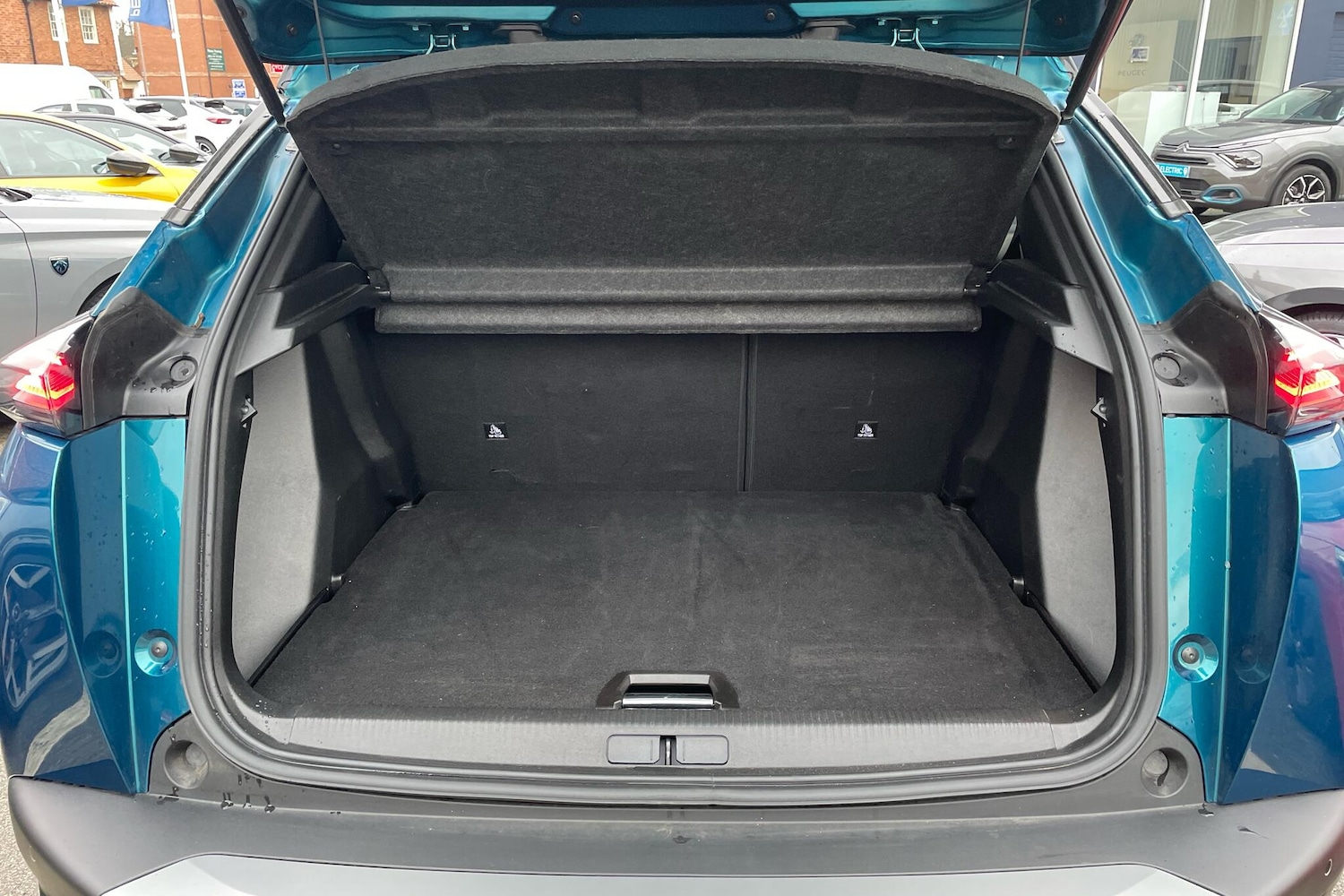 Used Peugeot 2008 2025 for sale - 76952706: Photo 5