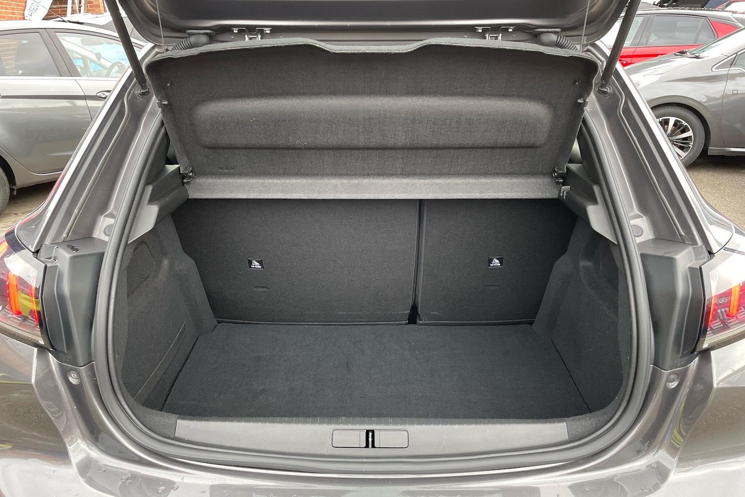 Used Peugeot 208 2023 for sale - 76563256: Photo 5