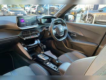 Used Peugeot 2008 2025 for sale - 76563241: Photo