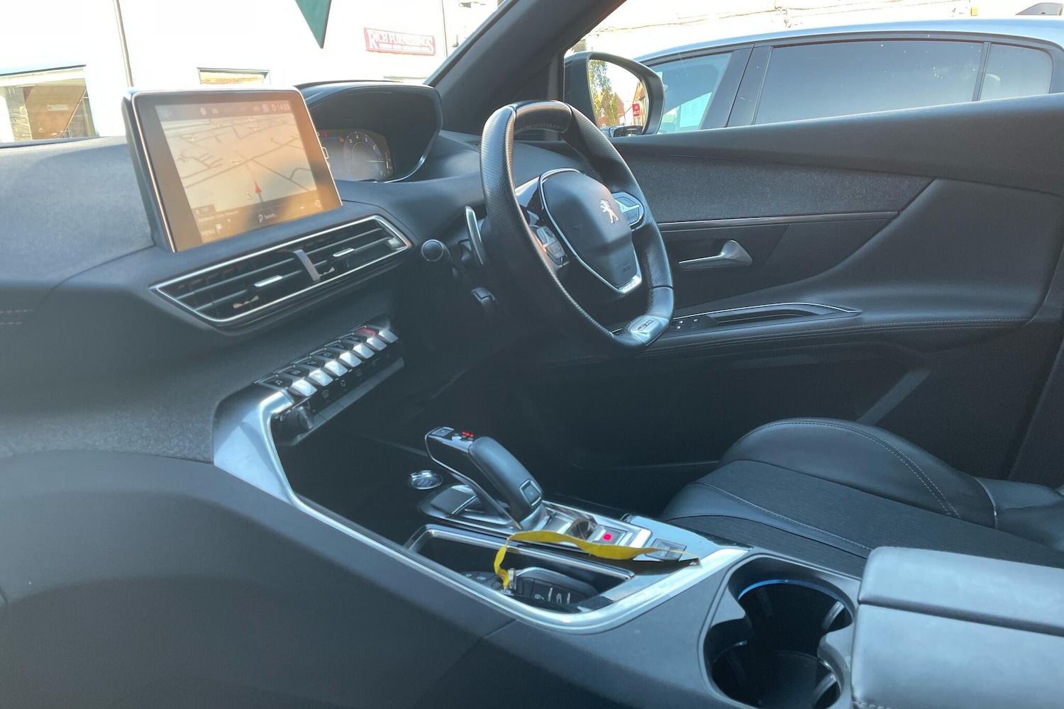 Used Peugeot 3008 2020 for sale - 76563255: Photo 2