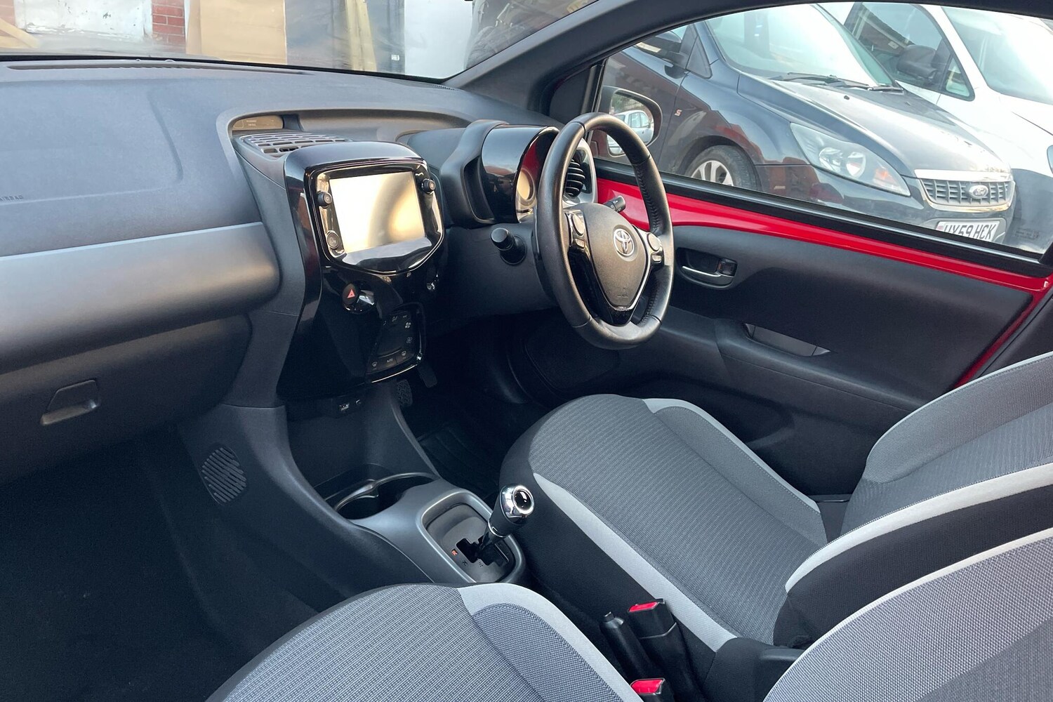 Used Toyota AYGO 2021 for sale - 76563248: Photo 2