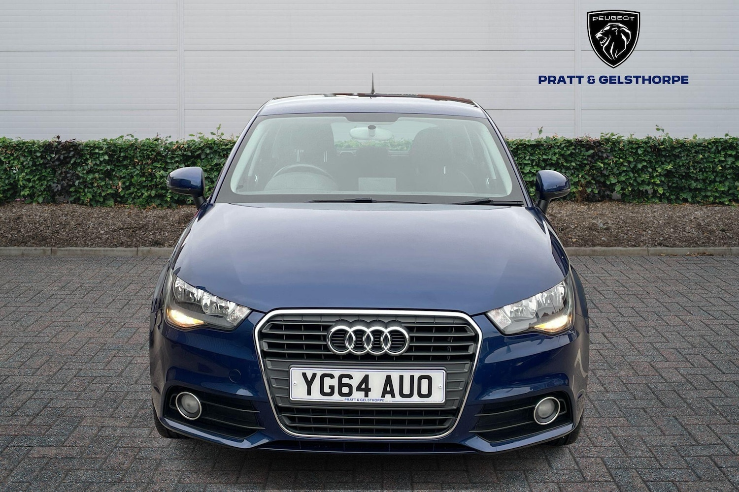 Used Audi A1 2014 for sale - 76645599: Photo 2