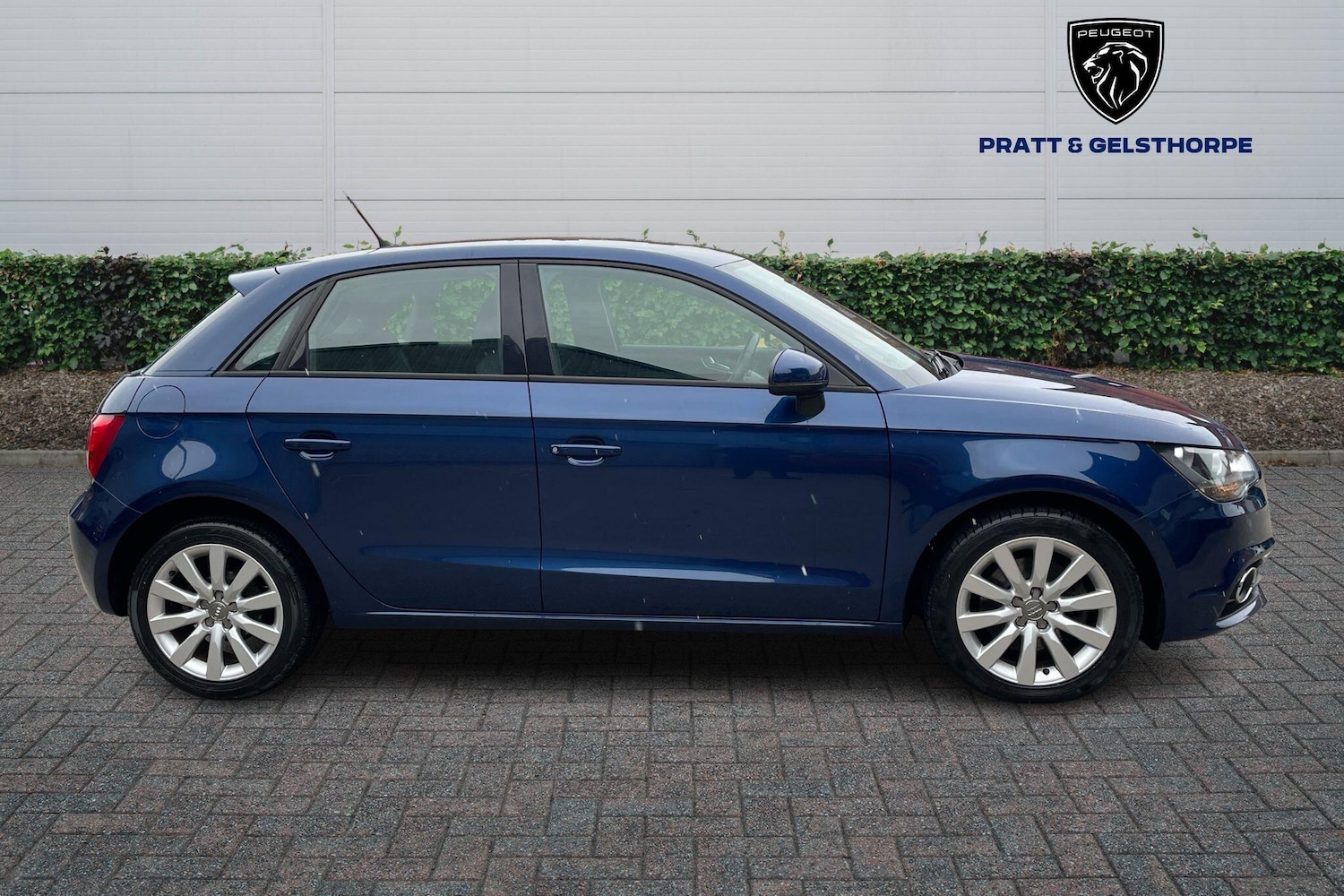 Used Audi A1 2014 for sale - 76645599: Photo 4