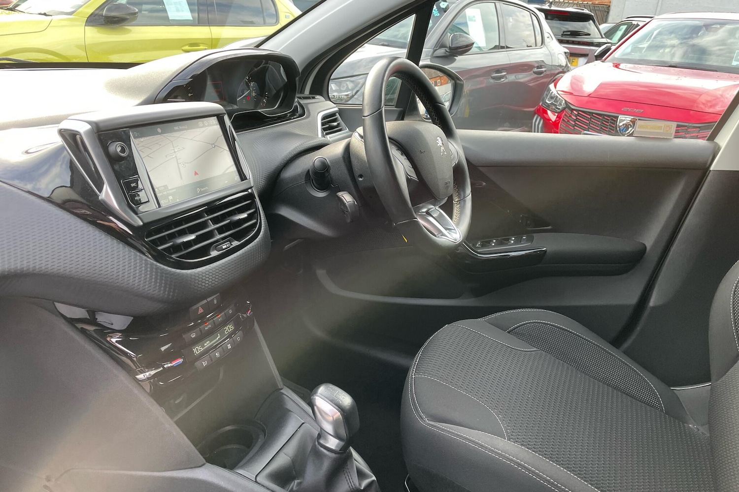 Used Peugeot 208 2019 for sale - 76563244: Photo 2