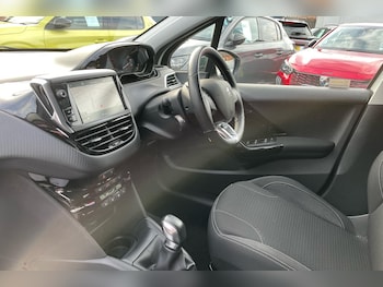 Used Peugeot 208 2019 for sale - 76563244: Photo