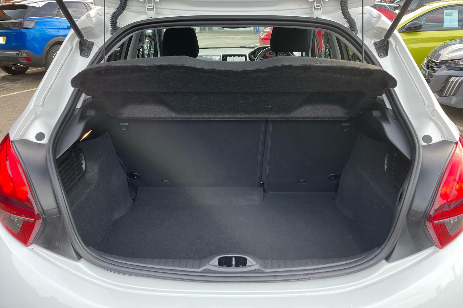 Used Peugeot 208 2019 for sale - 76563244: Photo 5