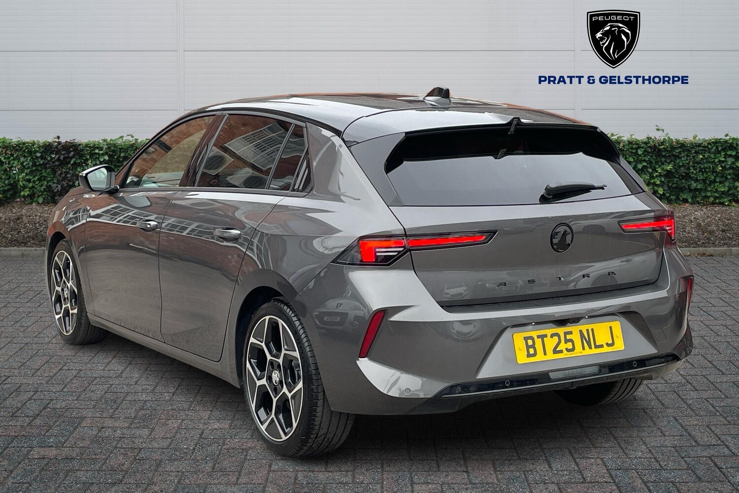 Used Vauxhall Astra 2025 for sale - 76563262: Photo 3