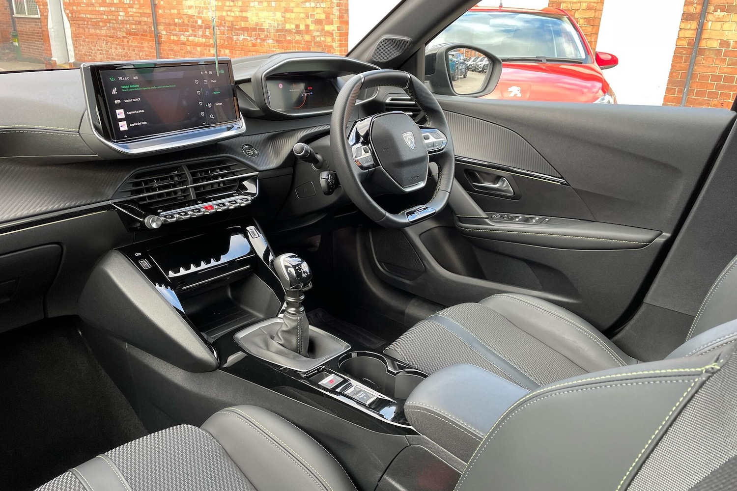 Used Peugeot 208 2024 for sale - 76563231: Photo 2