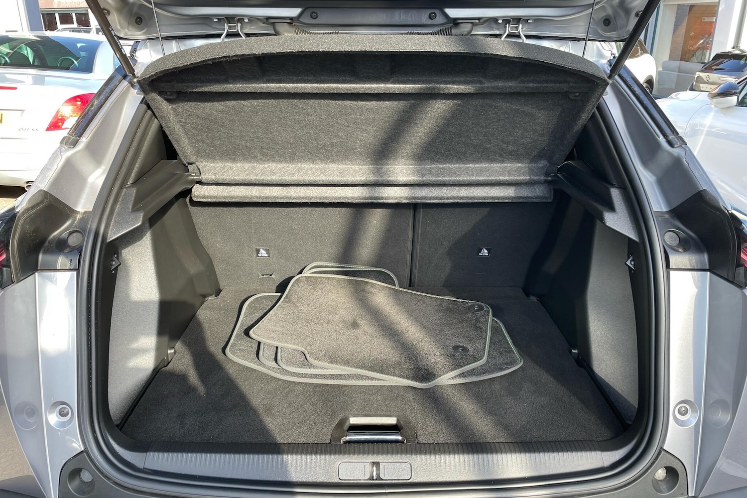 Used Peugeot 2008 2023 for sale - 76563232: Photo 5