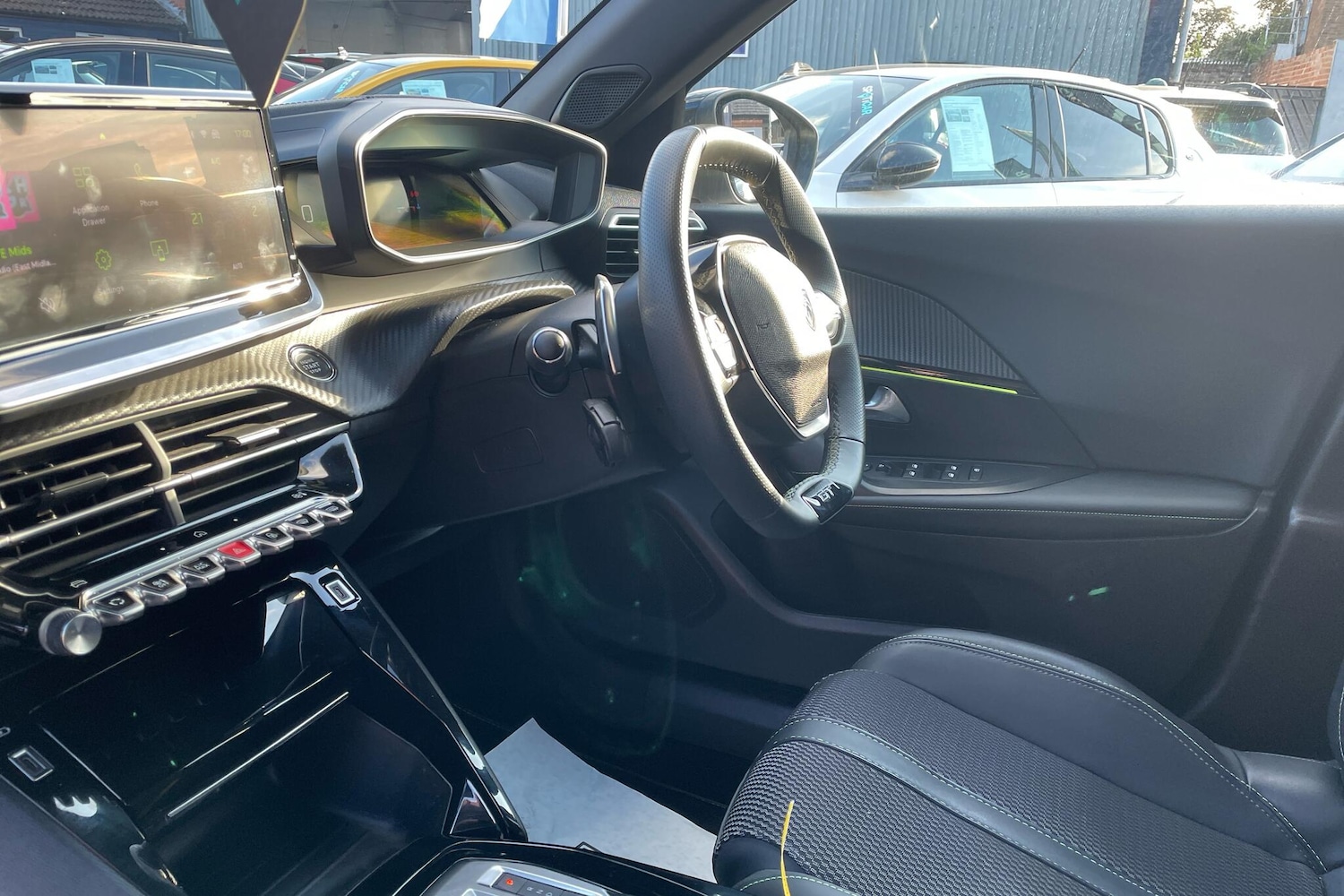 Used Peugeot 2008 2024 for sale - 76563253: Photo 2