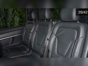 Used Mercedes-Benz V-Class 2023 for sale - 76171663: Photo 3