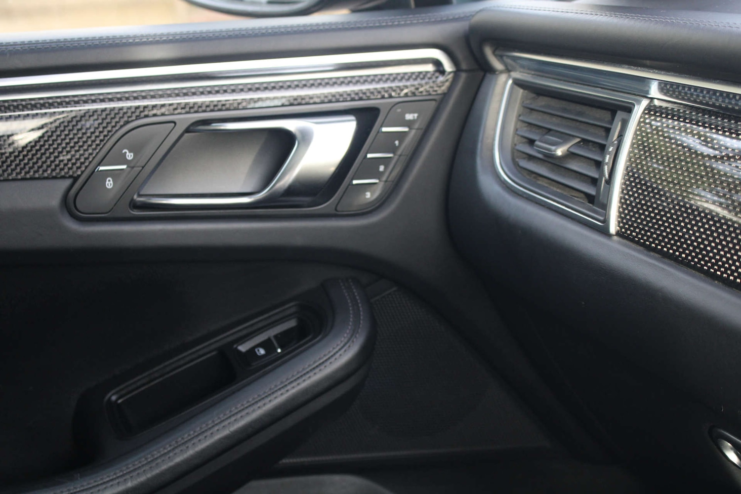 Used Porsche Macan 2016 for sale - 77261422: Photo 51