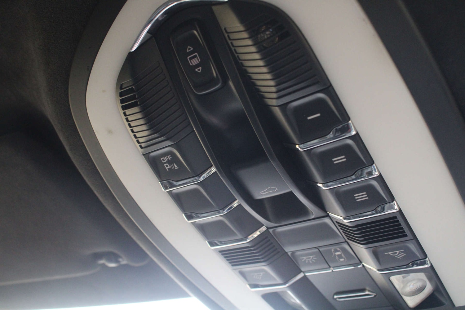 Used Porsche Macan 2016 for sale - 77261422: Photo 57