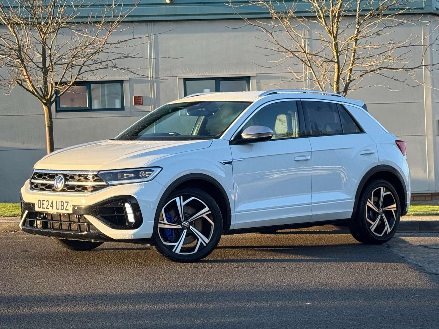 Used Volkswagen T-Roc 2024 for sale - 76589716: Photo 2