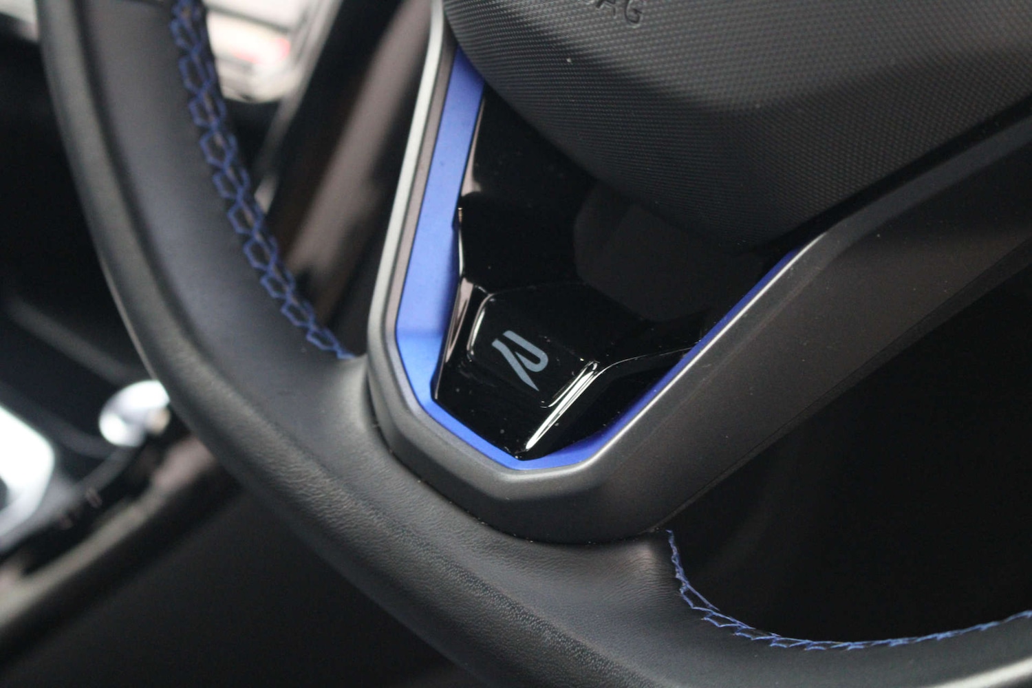 Used Volkswagen T-Roc 2024 for sale - 76589716: Photo 45