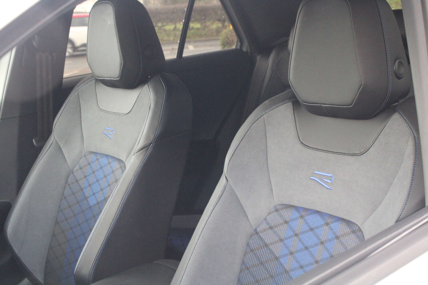 Used Volkswagen T-Roc 2024 for sale - 76589716: Photo 56