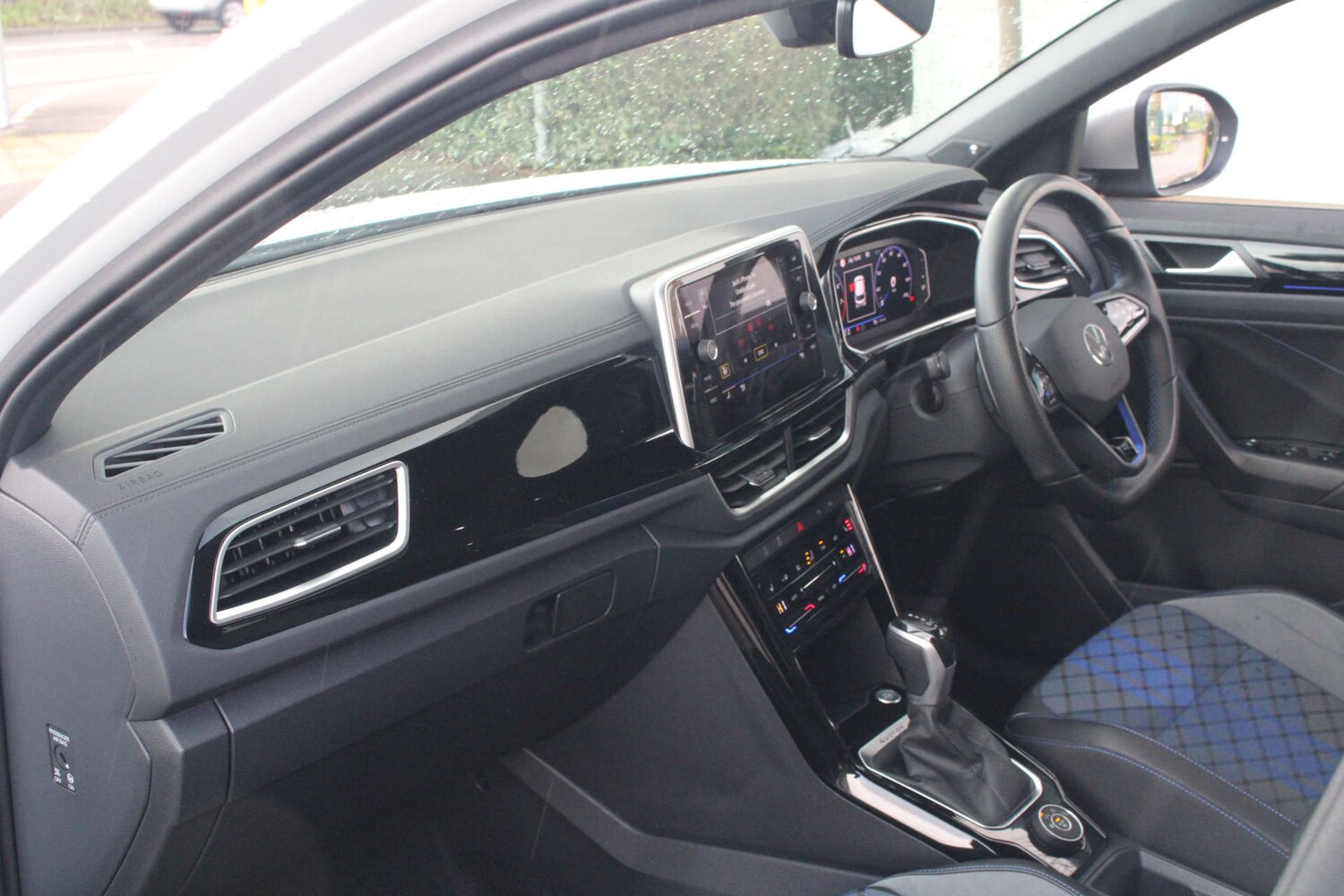 Used Volkswagen T-Roc 2024 for sale - 76589716: Photo 58