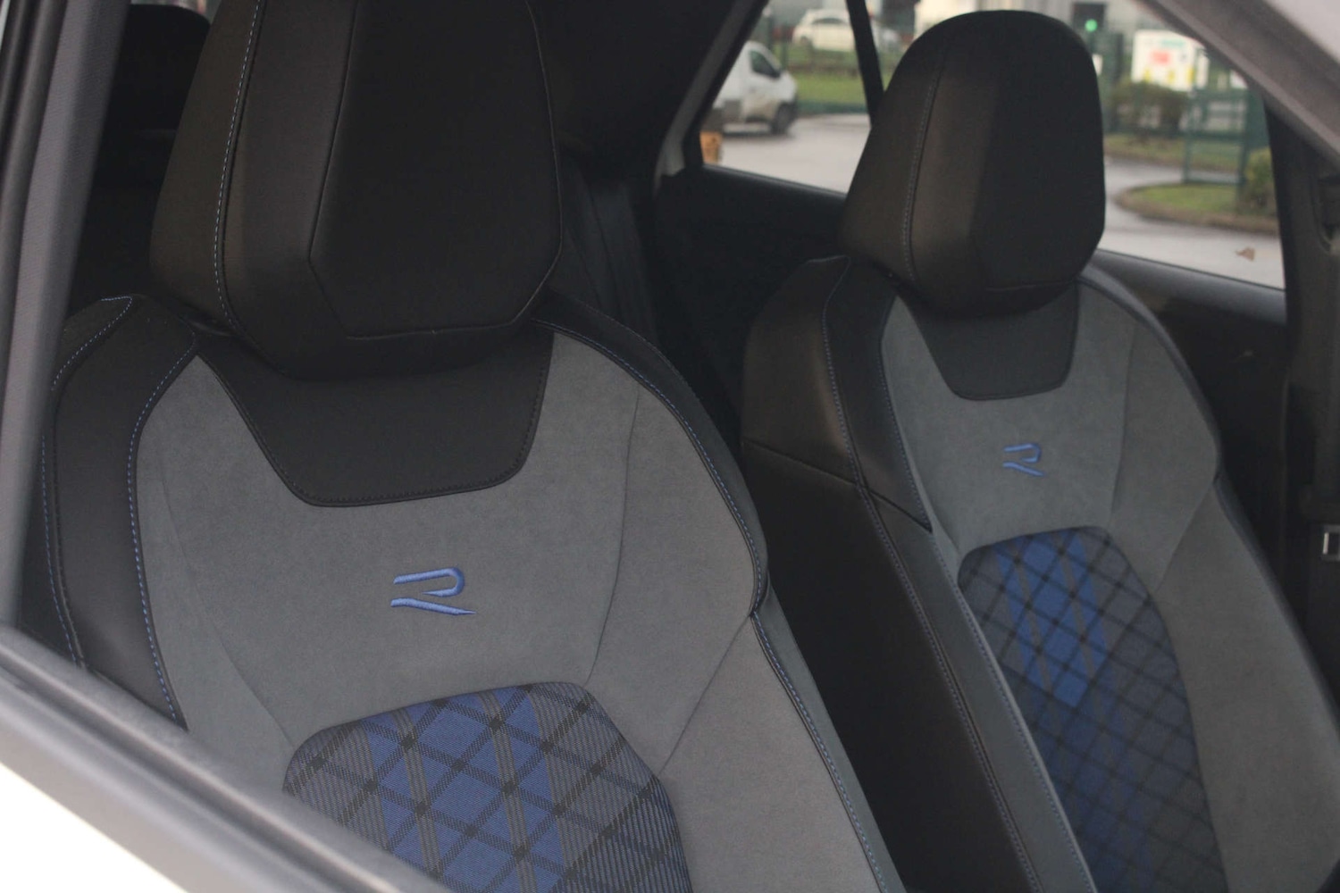 Used Volkswagen T-Roc 2024 for sale - 76589716: Photo 61