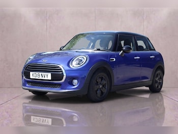 Used MINI Hatch 2019 for sale - 79151105: Photo