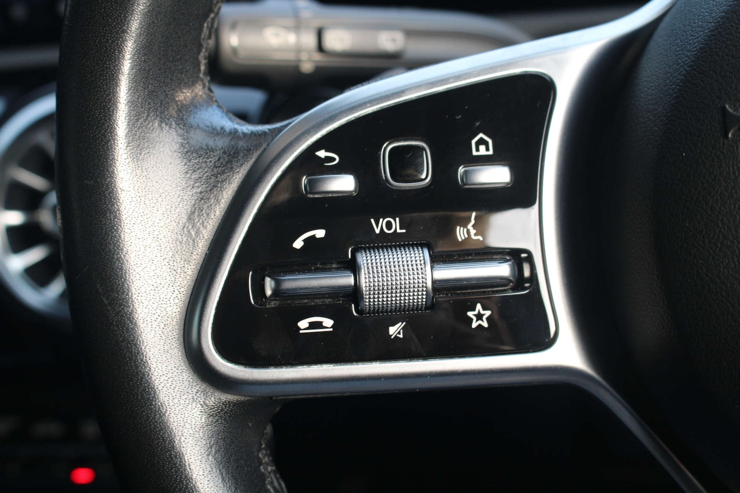 Used Mercedes-Benz A-Class 2018 for sale - 76735832: Photo 41