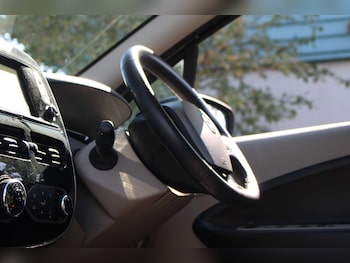Used Renault Zoe 2016 for sale - 79151107: Photo