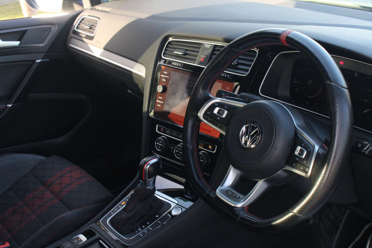 Used Volkswagen Golf 2019 for sale - 76686698: Photo 62