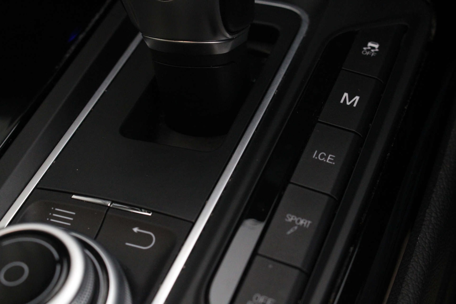 Used Maserati Levante 2017 for sale - 76544300: Photo 28