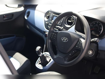 Used Hyundai i10 2016 for sale - 79456309: Photo