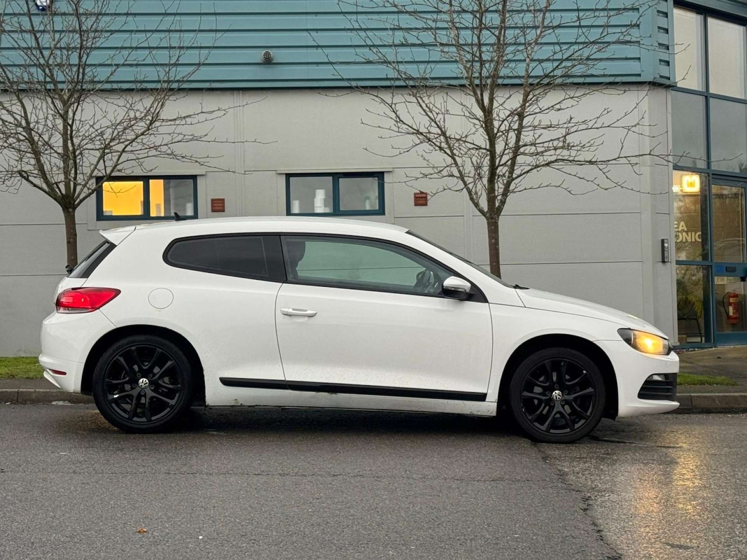 Used Volkswagen Scirocco 2011 for sale - 76830088: Photo 2