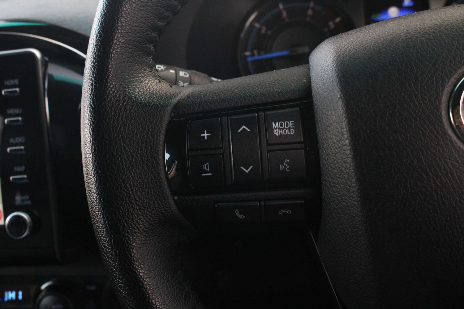 Used Toyota Hilux 2023 for sale - 77022664: Photo 44