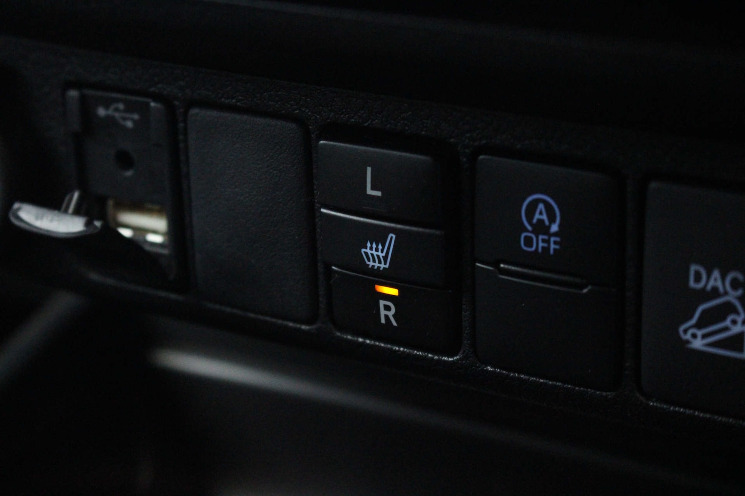 Used Toyota Hilux 2023 for sale - 77022664: Photo 54