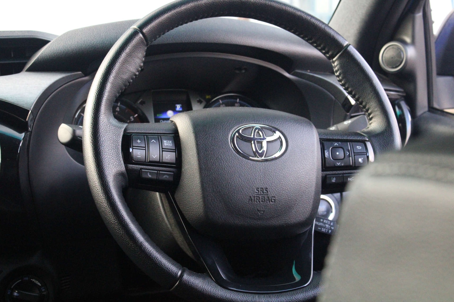 Used Toyota Hilux 2023 for sale - 77022664: Photo 59