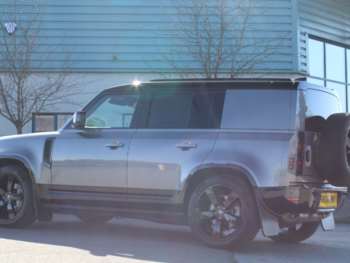 Used Land Rover Defender 110 2024 for sale - 74249090: Photo