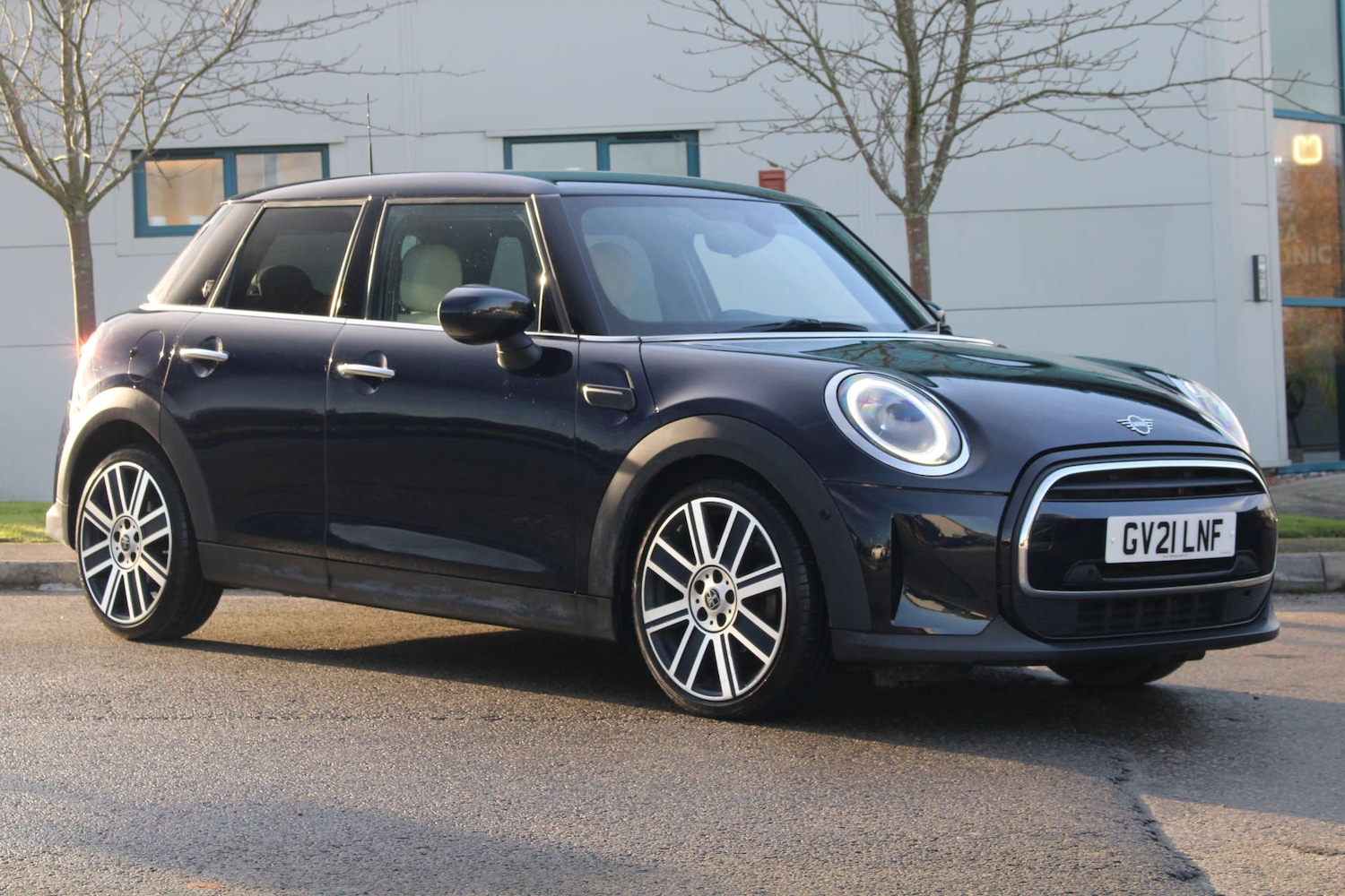 Used MINI Hatch 2021 for sale - 76686699: Photo 1