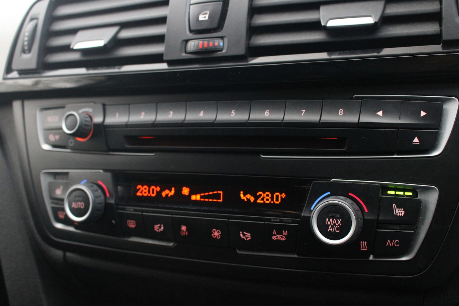 Used BMW 3 Series 2015 for sale - 77104185: Photo 38