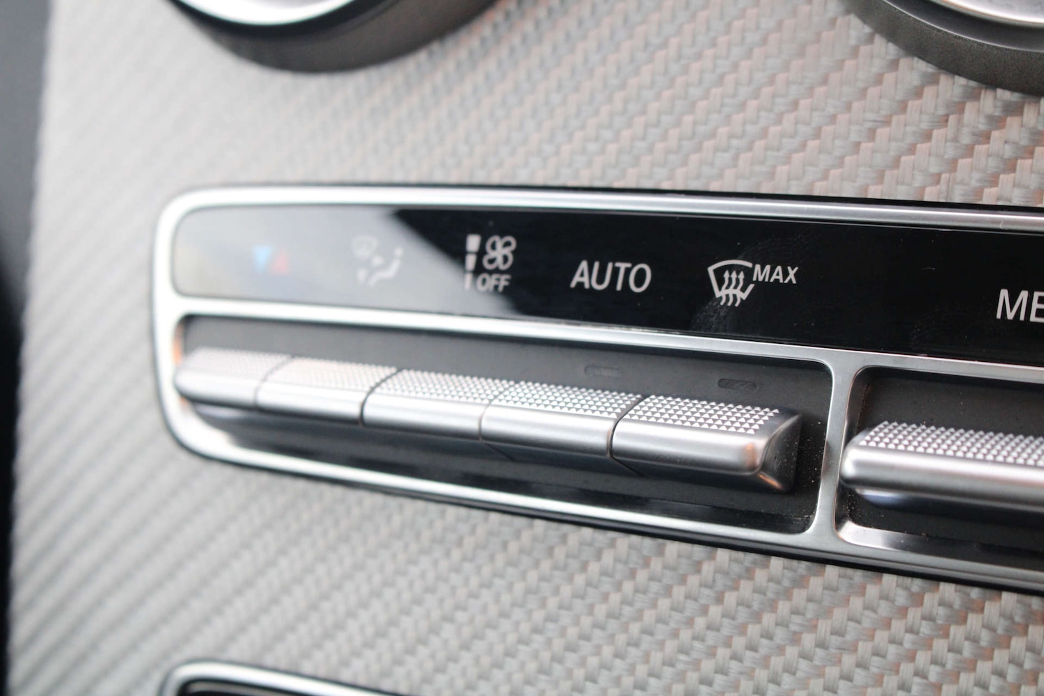 Used Mercedes-Benz C Class 2018 for sale - 77640543: Photo 34