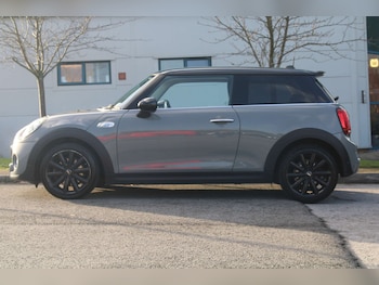 Used MINI Hatch 2019 for sale - 76830094: Photo