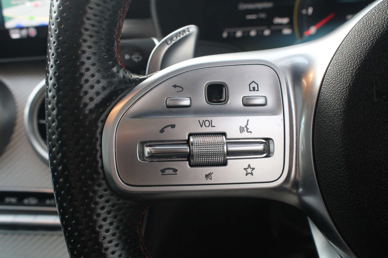 Used Mercedes-Benz C Class 2018 for sale - 76330115: Photo 32