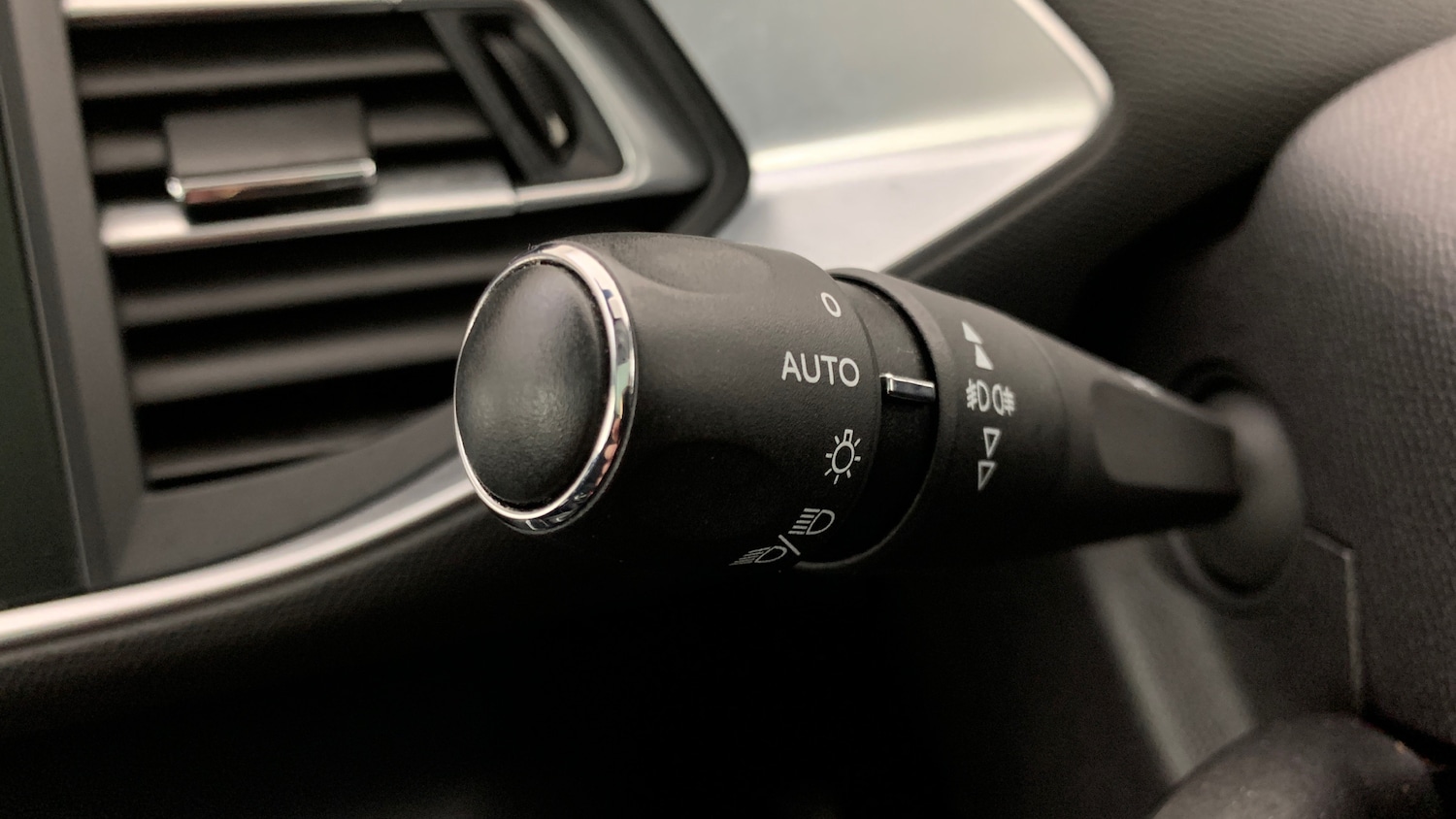 Used Peugeot 308 2020 for sale - 76716050: Photo 35