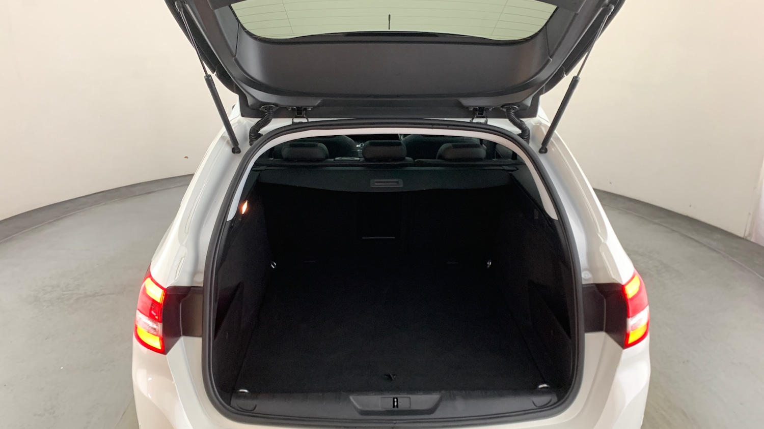 Used Peugeot 308 2020 for sale - 76716050: Photo 5