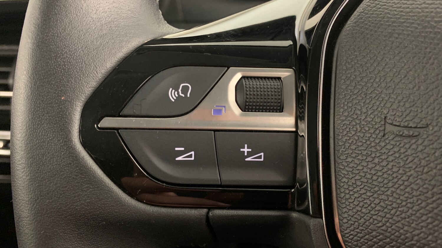 Used Peugeot 2008 2022 for sale - 75966334: Photo 19