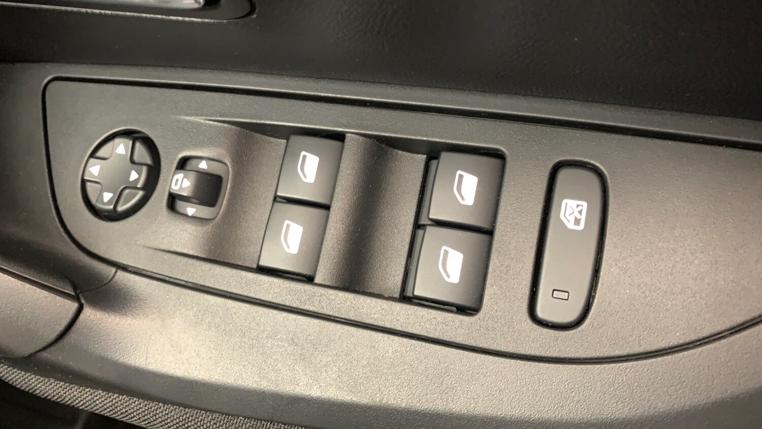 Used Peugeot 2008 2022 for sale - 75966334: Photo 32