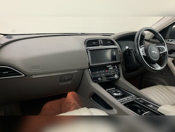 Used Jaguar F-Pace 2018 for sale - 79000391: Photo