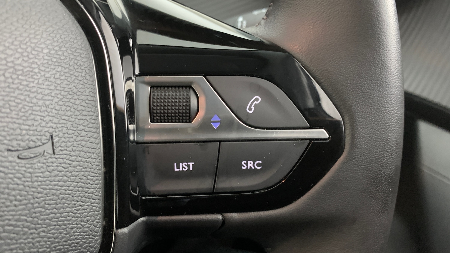 Used Peugeot 2008 2023 for sale - 77412823: Photo 18