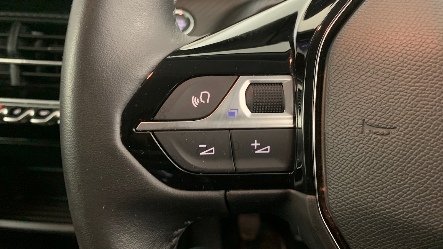 Used Peugeot 2008 2023 for sale - 77412823: Photo 19